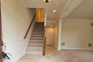 725 Chevington Ct, Woodbridge, VA 22191 - Photo 3