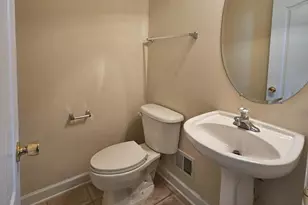 725 Chevington Ct, Woodbridge, VA 22191 - Photo 9