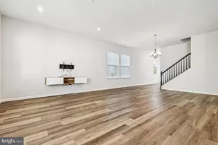 17815 Woods Overlook Dr, Dumfries, VA 22026 - Photo 9