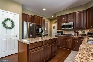 13724 Hastenbeck Dr, Gainesville, VA 20155 - Photo 7