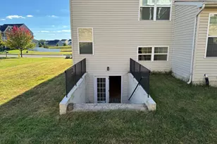 3238 Fledgling Cir, Woodbridge, VA 22193 - Photo 3