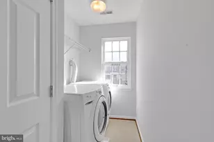 8566 Brickshire Ln, Manassas, VA 20112 - Photo 37