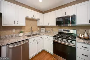 2728 Brier Pond Cir, Woodbridge, VA 22191 - Photo 17