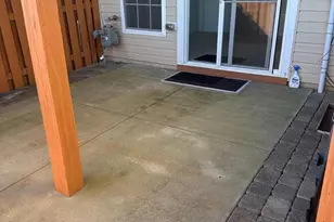 15715 John Diskin Cir, Woodbridge, VA 22191 - Photo 23