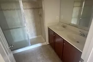 15715 John Diskin Cir, Woodbridge, VA 22191 - Photo 7