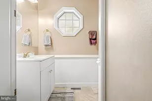 4111 Hoffman Dr, Woodbridge, VA 22193 - Photo 17