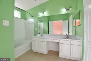 16567 Bramblewood Ln, Woodbridge, VA 22191 - Photo 11