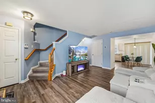 1865 Tiger Lily Cir, Woodbridge, VA 22192 - Photo 3