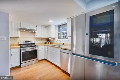 5876 Pontiac Drive, Woodbridge, VA 22193 - Photo 7