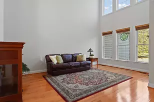 5709 Wheelwright Way, Haymarket, VA 20169 - Photo 9