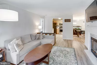 13615 Garfield Place #203, Woodbridge, VA 22191 - Photo 5