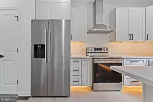 8111 Oak St, Manassas, VA 20111 - Photo 9
