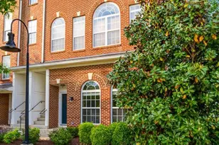 15426 Rosemont Manor Dr, Haymarket, VA 20169 - Photo 3