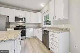 2880 Myrtlewood Dr, Dumfries, VA 22026 - Photo 15