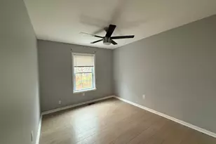 2851 Bowes Ln, Woodbridge, VA 22193 - Photo 21