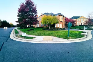 8301 Hancock Ct, Gainesville, VA 20155 - Photo 3