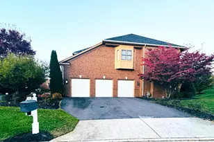 8301 Hancock Ct, Gainesville, VA 20155 - Photo 5