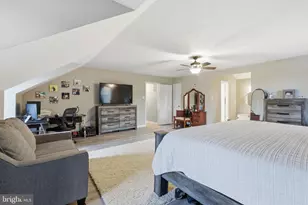 6047 Greenway Ct, Manassas, VA 20112 - Photo 15