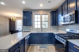 6907 Stanwick Square, Gainesville, VA 20155 - Photo 7