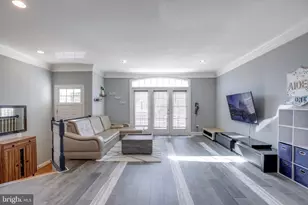 6907 Stanwick Square, Gainesville, VA 20155 - Photo 3