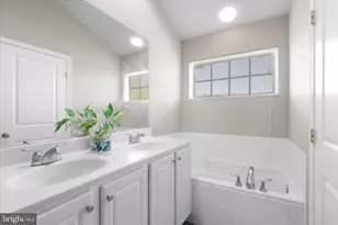 12100 Brevard Park Ct, Bristow, VA 20136 - Photo 25