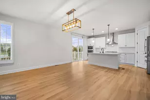 9516 Kimbleton Hall Loop, Manassas Park, VA 20111 - Photo 11