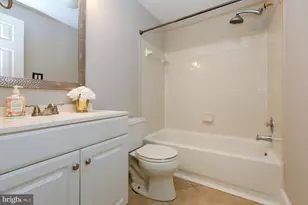 15661 Montview Dr, Dumfries, VA 22025 - Photo 17