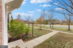 15908 Mackenzie Manor Dr, Haymarket, VA 20169 - Photo 5