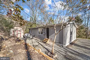 2400 Youngs Dr, Haymarket, VA 20169 - Photo 25