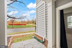 11821 Whitworth Cannon Ln, Bristow, VA 20136 - Photo 9