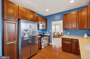 6920 Netherstone Ct, Gainesville, VA 20155 - Photo 9