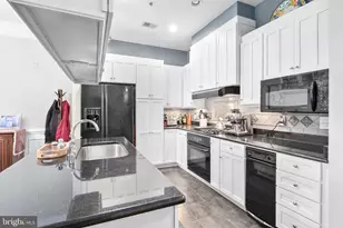 810 Belmont Bay Dr, Woodbridge, VA 22191 - Photo 9