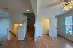 9068 Falcon Glen Ct, Bristow, VA 20136 - Photo 13