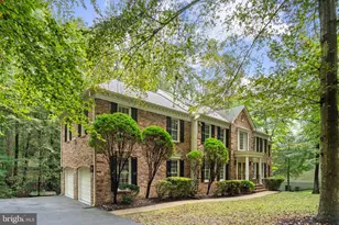 10201 Leatherleaf Ct, Manassas, VA 20111 - Photo 5