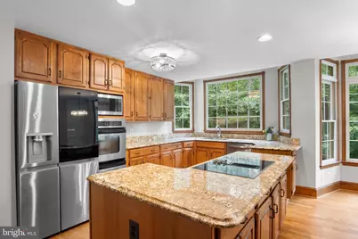 10201 Leatherleaf Court, Manassas, VA 20111 - Photo 23