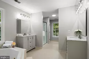 10201 Leatherleaf Ct, Manassas, VA 20111 - Photo 39