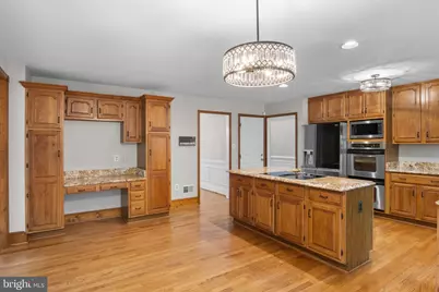 10201 Leatherleaf Court, Manassas, VA 20111 - Photo 17