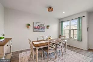 15981 Marsh Pl, Haymarket, VA 20169 - Photo 9