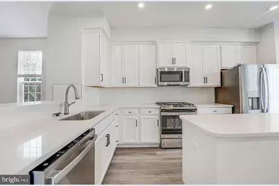 18339 Reaper Hill Ct, Triangle, VA 22172 - Photo 3