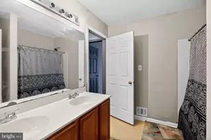 1874 Tiger Lily Cir, Woodbridge, VA 22192 - Photo 13