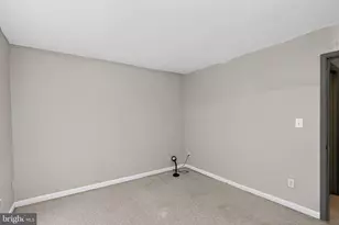 1874 Tiger Lily Cir, Woodbridge, VA 22192 - Photo 9