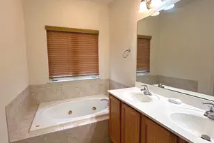 2100 Abbottsbury Way, Woodbridge, VA 22191 - Photo 15