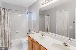 17644 Chisholm Ln, Dumfries, VA 22026 - Photo 17