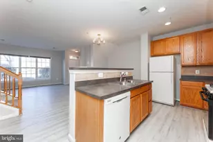 5039 Anchorstone Dr, Woodbridge, VA 22192 - Photo 13