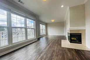 8069 Stonewall Brigade Ct, Manassas, VA 20109 - Photo 5