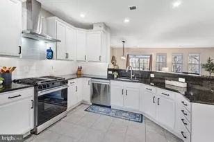 13804 Greendale Dr, Woodbridge, VA 22191 - Photo 3