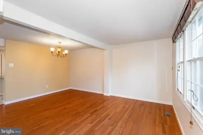 13623 Bentley Circle, Woodbridge, VA 22192 - Photo 5