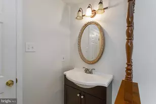 13623 Bentley Cir, Woodbridge, VA 22192 - Photo 19