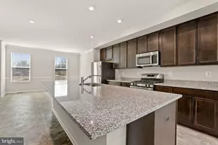 3970 Shire Meadow Ln, Triangle, VA 22172 - Photo 13