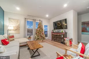 17246 Turnstone Dr, Dumfries, VA 22026 - Photo 11